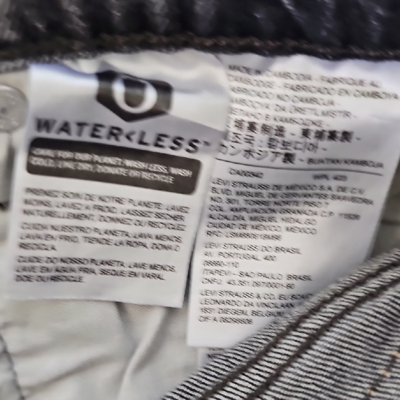 Levi's 501 Size 29 Button Fly Festival VSCO Black Denim Cut Off Women's Shorts - Picture 9 of 11